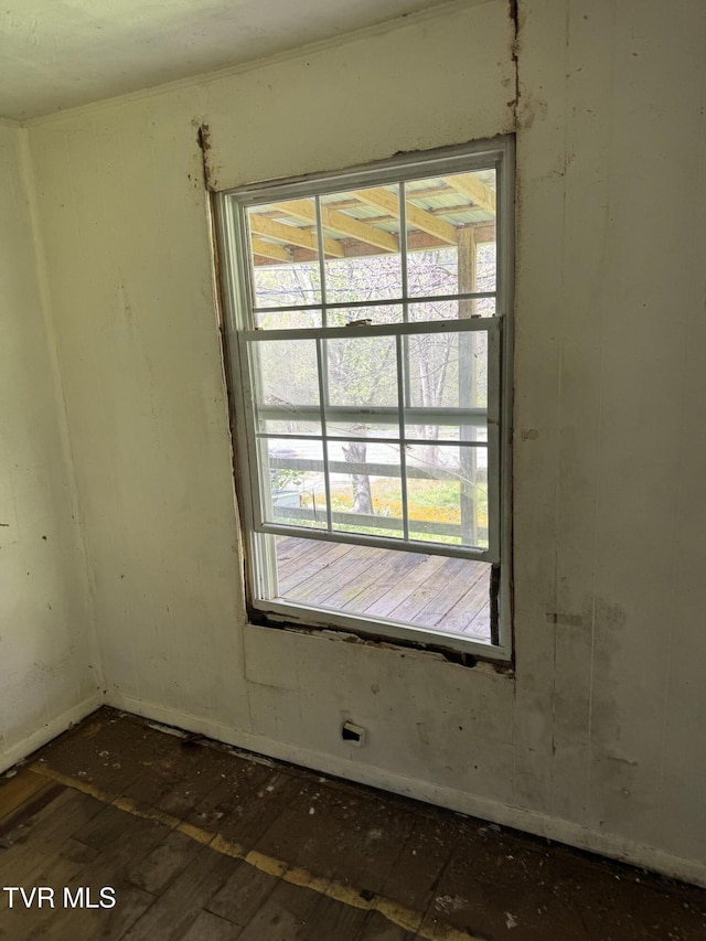 11590 Cedar Rd, Pound, VA 24279 - view of empty room