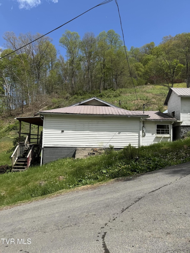 11590 Cedar Rd, Pound, VA 24279 - view of garage