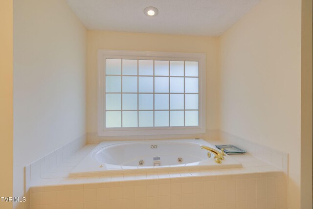 3502 Bondwood Cir, Johnson City, TN 37604 - bathroom with a whirlpool tub