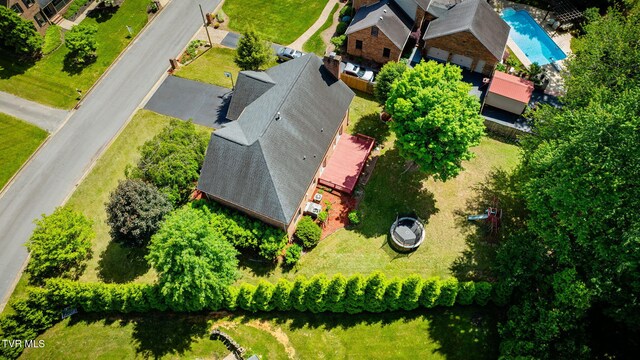 3502 Bondwood Cir, Johnson City, TN 37604 - bird's eye view of a pool