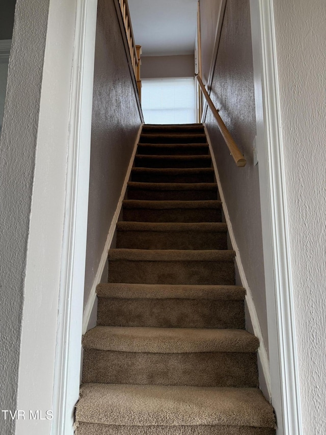 379 SW Oakland St, Abingdon, VA 24210 - stairway featuring a textured wall
