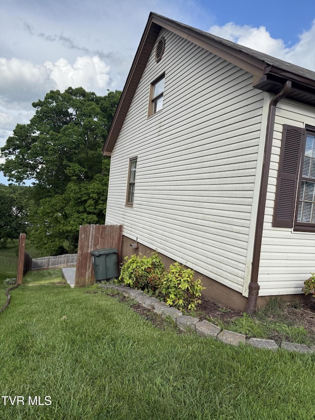 379 SW Oakland St, Abingdon, VA 24210 - view of side of home