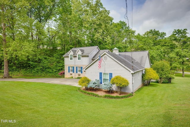 212 Old Castle Rd, Kingsport, TN 37660 - back of property with a yard