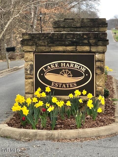 612 Harbor Point Dr, Johnson City, TN 37615 - photo 18
