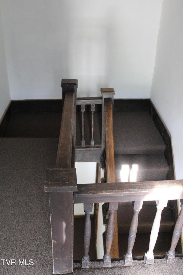 380 Oak Grove Rd, Johnson City, TN 37615 - view of staircase