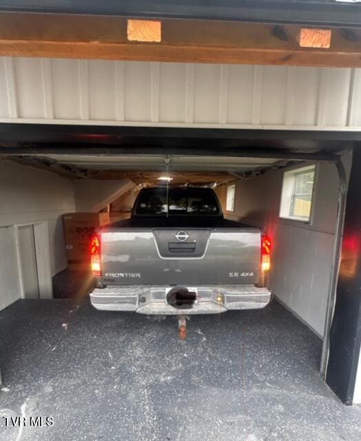 1225 Bristol View Dr, Bristol, VA 24201 - view of garage
