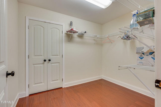 1001 Willows Trace Dr, Johnson City, TN 37601 - spacious closet with wood finished floors