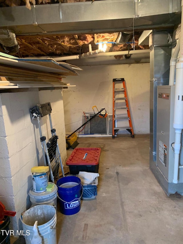 626 N Mohawk Dr, Erwin, TN 37650 - unfinished basement with heating unit