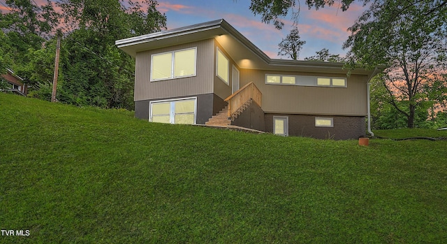 310 Knob Hill Dr, Bristol, TN 37620 - photo 1