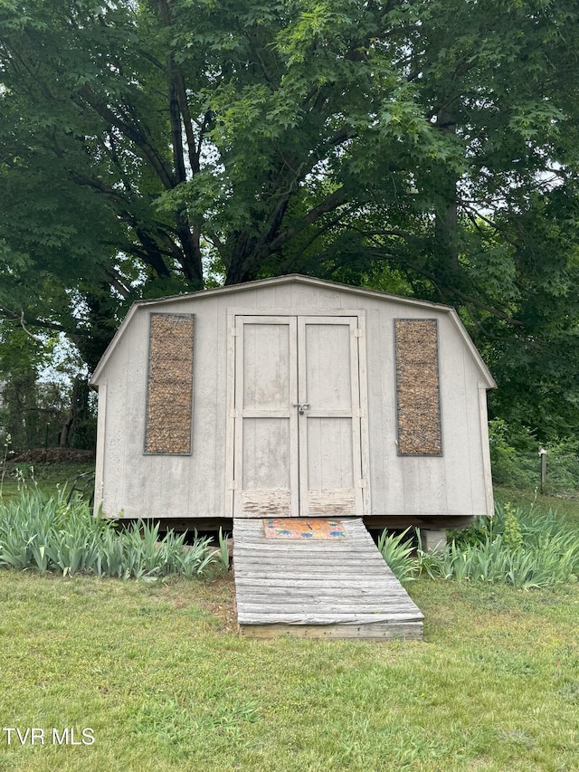 1317 Newton St, Bristol, VA 24201 - view of shed featuring view of wooded area