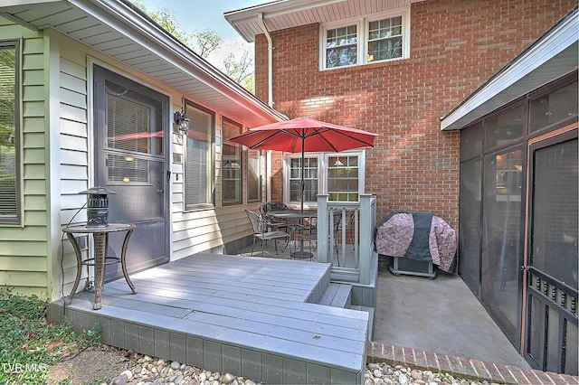 2309 Oxford Ct, Kingsport, TN 37660 - wooden terrace featuring outdoor dining area