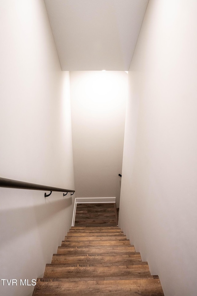 105 Ottinger Ln, Chuckey, TN 37641 - stairway with wood finished floors
