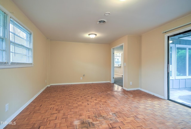 441 High Ridge Rd, Kingsport, TN 37660 - empty room featuring baseboards