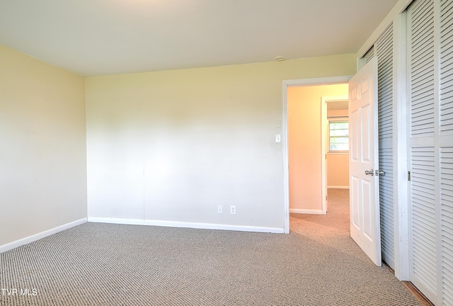 441 High Ridge Rd, Kingsport, TN 37660 - unfurnished bedroom with carpet floors, baseboards, and a closet
