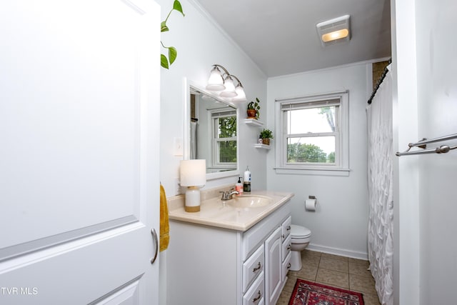 963 NE Woodlawn Ter, Abingdon, VA 24210 - full bathroom featuring toilet, tile patterned floors, vanity, and a shower with shower curtain