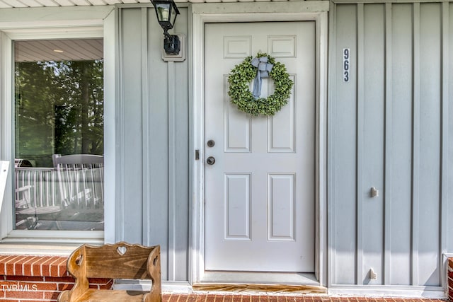 963 NE Woodlawn Ter, Abingdon, VA 24210 - view of exterior entry featuring board and batten siding