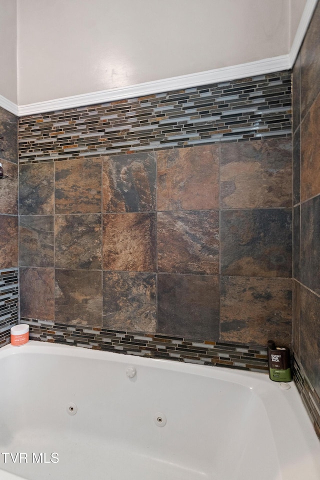 408 N Main St, Greeneville, TN 37745 - detailed view of a whirlpool tub