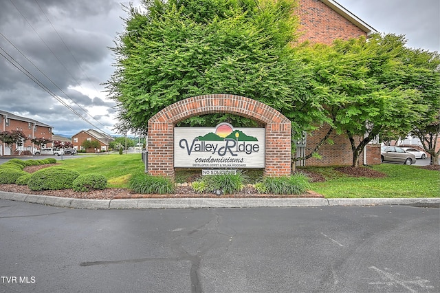 204 E Mountain View Rd # 20, Johnson City, TN 37601 - community sign with a yard
