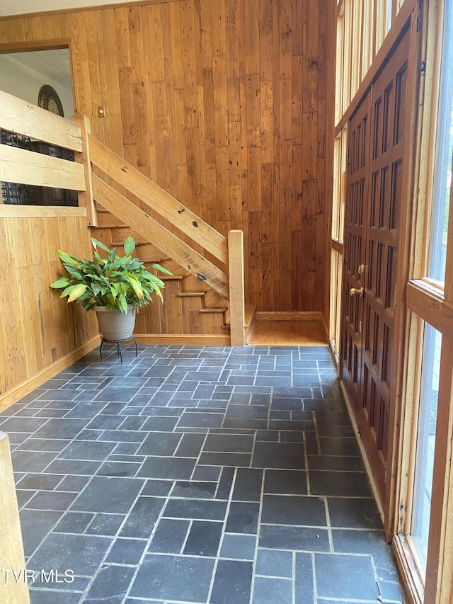 203 Oak Ln, Johnson City, TN 37604 - foyer entrance with wood walls and baseboards