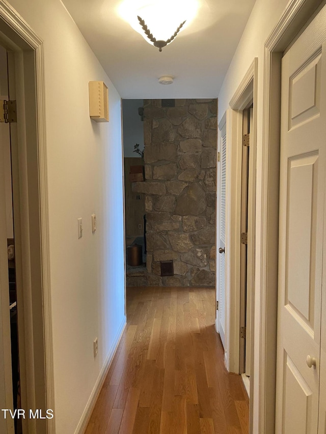 203 Oak Ln, Johnson City, TN 37604 - hall featuring wood finished floors and baseboards