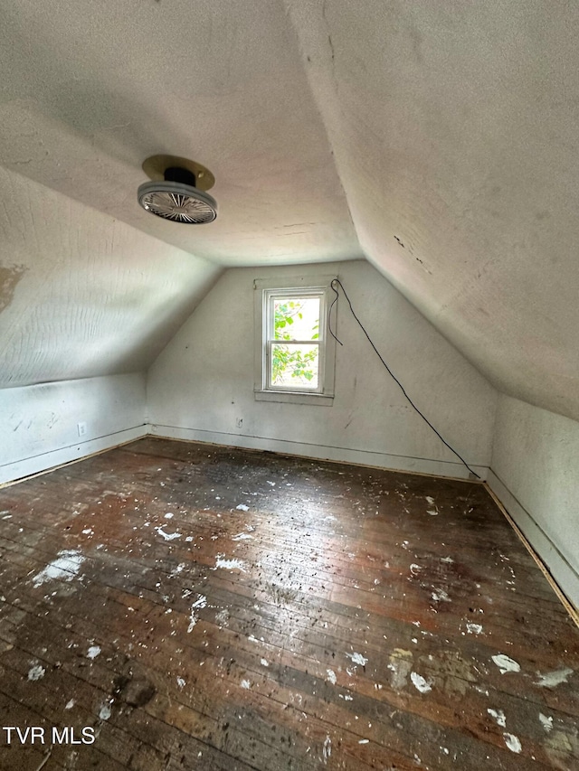 405 W Main St, Saltville, VA 24370 - bonus room with lofted ceiling and a textured ceiling