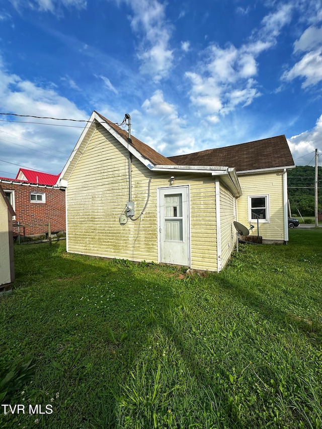 405 W Main St, Saltville, VA 24370 - back of property with a yard