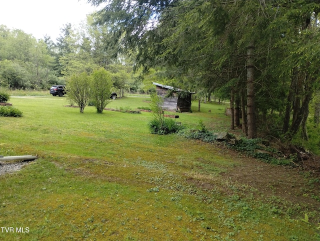 6560 Gilliam Rd, Wise, VA 24293 - view of grassy yard featuring an outdoor structure