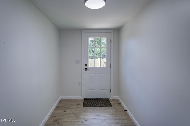 2116 Steadman St, Kingsport, TN 37664 - entryway featuring light wood-style flooring and baseboards