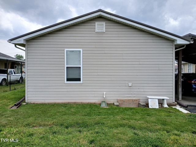 1318 Willow St, Kingsport, TN 37664 - view of side of property with a lawn
