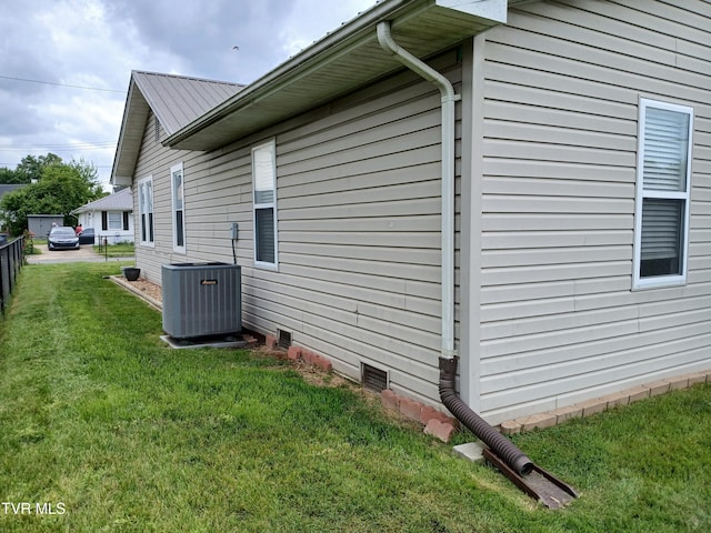 1318 Willow St, Kingsport, TN 37664 - view of property exterior featuring cooling unit and crawl space