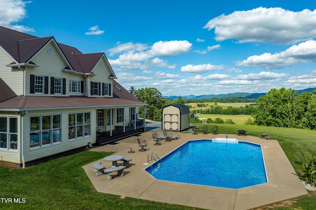 7540 Erwin Hwy, Chuckey, TN 37641 - swimming pool featuring a patio area, a yard, and a mountain view