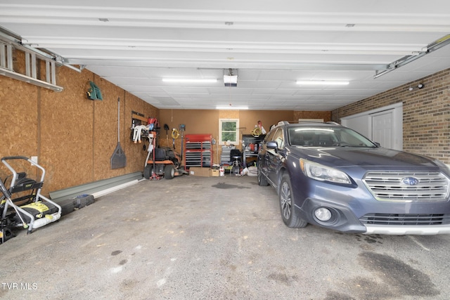405 Castaway Dr, Kingsport, TN 37663 - garage with a garage door opener