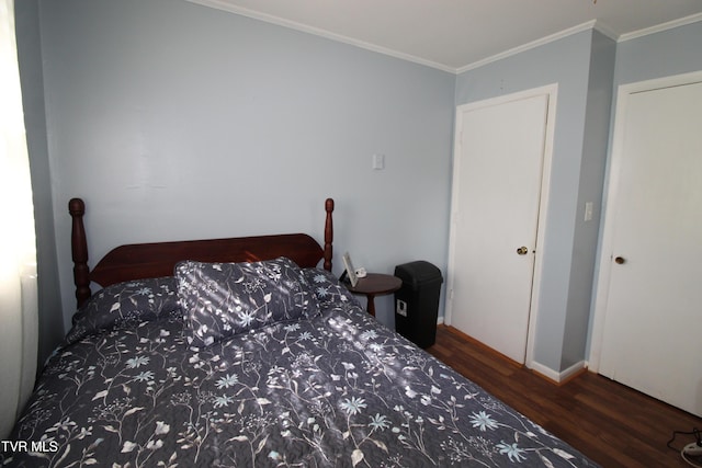 16319 Mary St, Abingdon, VA 24210 - bedroom with wood finished floors, crown molding, and baseboards