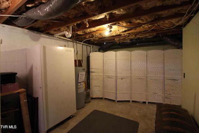 16319 Mary St, Abingdon, VA 24210 - unfinished basement featuring water heater