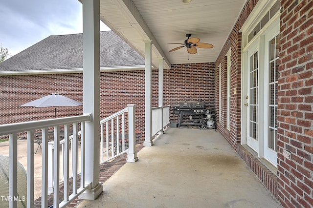 2041 King College Rd, Bristol, TN 37620 - view of patio featuring a ceiling fan