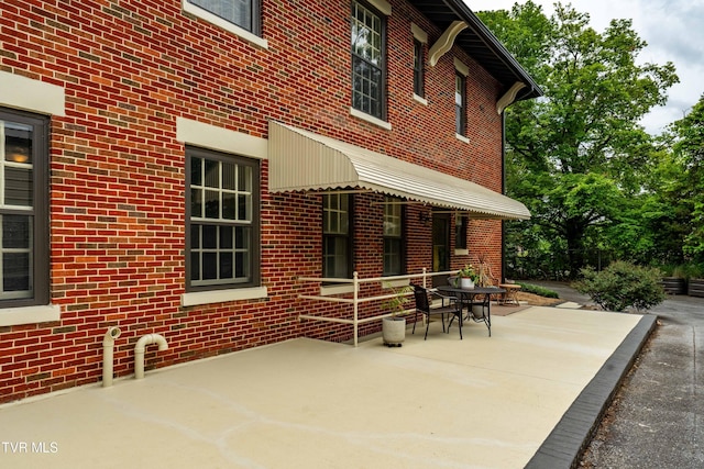 2107 Bartlett St, Johnson City, TN 37601 - view of patio