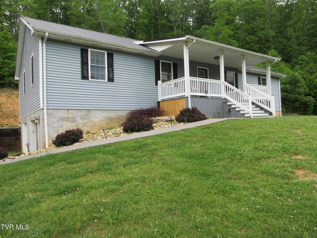 181 Dream Trl, Big Stone Gap, VA 24219 - photo 1