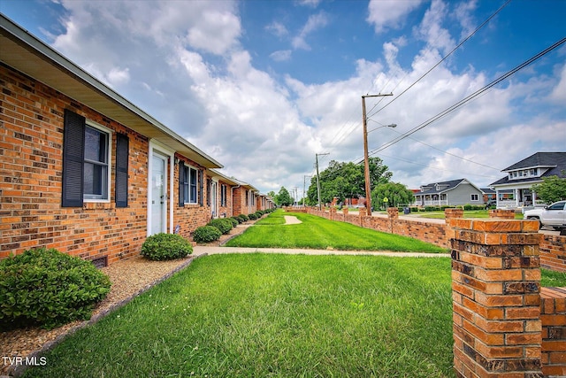 1544 Jessee St Unit Y, Kingsport, TN 37664 - view of green lawn featuring a residential view