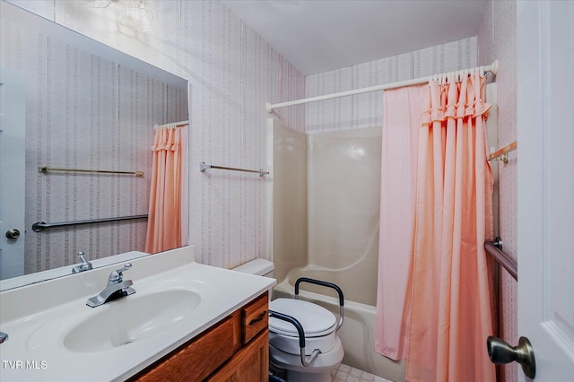1544 Jessee St Unit Y, Kingsport, TN 37664 - full bath featuring toilet, wallpapered walls, shower / bath combo, and vanity