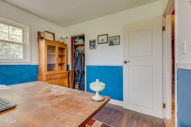 7175 Reedy Creek Rd, Bristol, VA 24202 - dining room featuring wood finished floors and baseboards