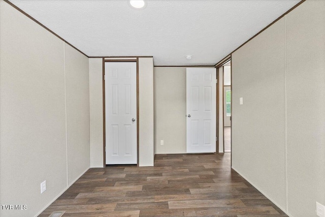 113 Hicks Dr, Johnson City, TN 37615 - unfurnished room with wood finished floors and a textured ceiling