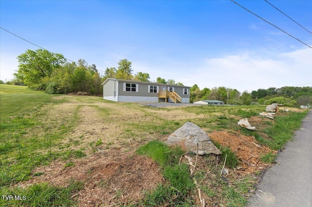 113 Hicks Dr, Johnson City, TN 37615 - view of grassy yard