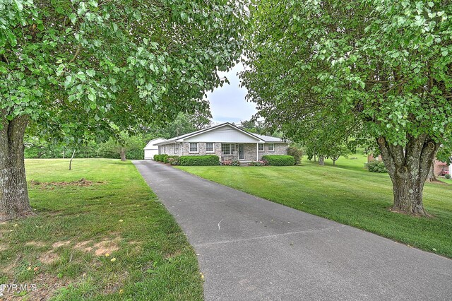 131 Circle Dr, Surgoinsville, TN 37873 - photo 47