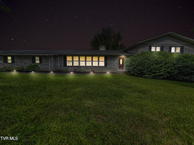 1382 Elijah Martin Rd, Whitesburg, TN 37891 - view of front of property with a lawn