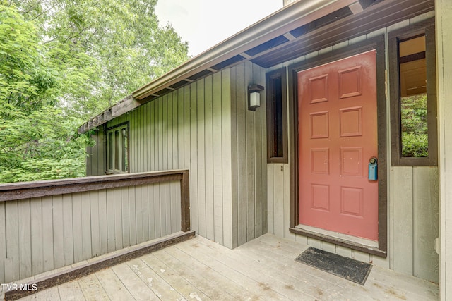 153 Columbine Rd, Kingsport, TN 37660 - property entrance with a deck