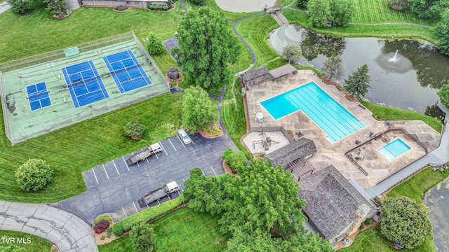 153 Columbine Rd, Kingsport, TN 37660 - bird's eye view of a pool area and a nearby body of water