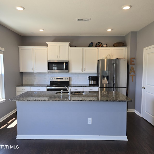 2358 Stream View Ln, Morristown, TN 37814 - kitchen featuring stainless steel appliances, a sink, a center island with sink, white cabinets, and recessed lighting