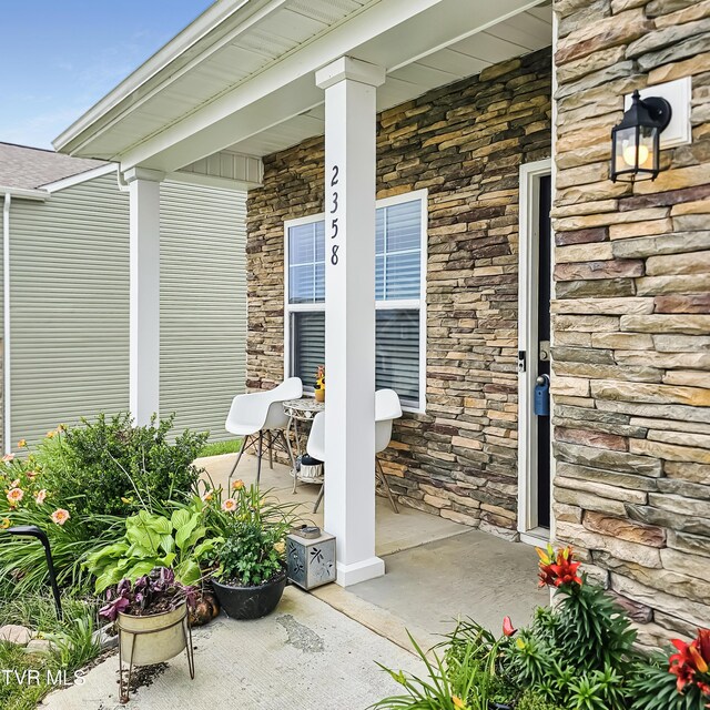 2358 Stream View Ln, Morristown, TN 37814 - view of porch