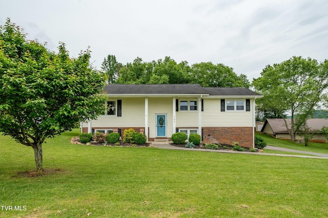 137 Highland Rd, Jonesborough, TN 37659 - bi-level home featuring brick siding, a front lawn, and entry steps