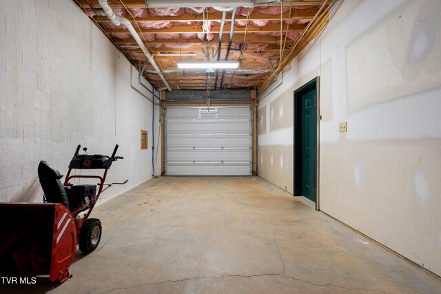 203 Bear Ridge Dr, Butler, TN 37640 - view of garage